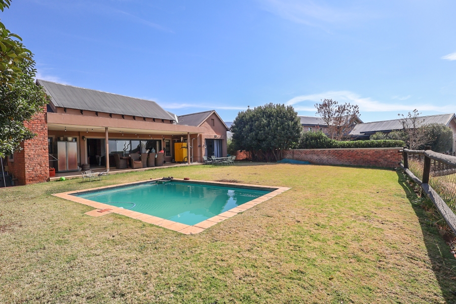 To Let 4 Bedroom Property for Rent in The Coves North West